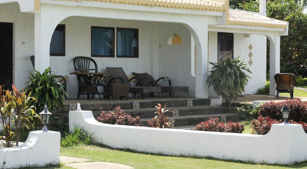 Casa Del Mar Beach Resort San Remigio  Εξωτερικό φωτογραφία